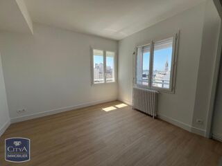  Appartement à louer 3 pièces 107 m²