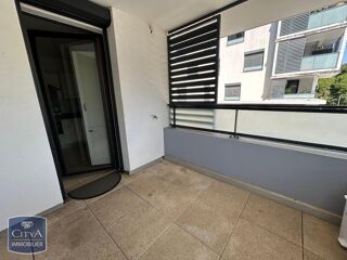  Appartement à louer 4 pièces 79 m²