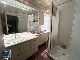  Appartement à louer 4 pièces 85 m²