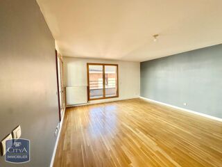  Appartement à louer 4 pièces 94 m²