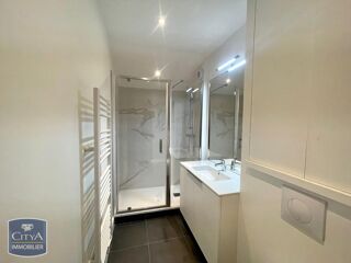  Appartement à louer 2 pièces 55 m²