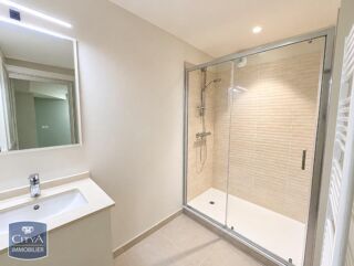  Appartement à louer 3 pièces 74 m²