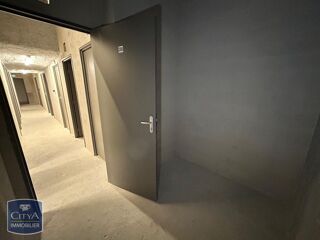  Parking / Garage à louer 4 m²