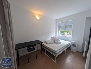  Appartement à louer 5 pièces 104 m²
