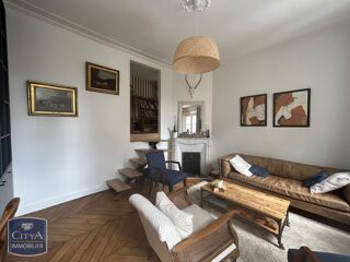  Appartement à louer 5 pièces 122 m²