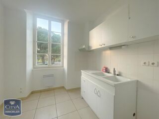  Appartement à louer 3 pièces 92 m²