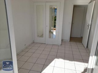  Appartement à louer 4 pièces 74 m²