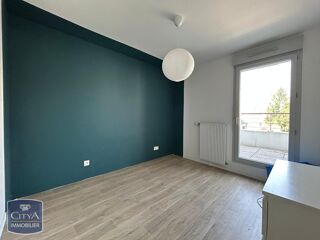  Appartement à louer 4 pièces 81 m²