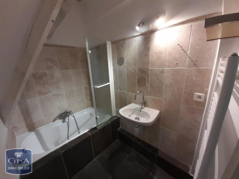 À LOUER : Appartement T3 à Chinon, situé dans un cadre a....