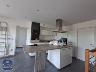  Appartement à louer 5 pièces 116 m²