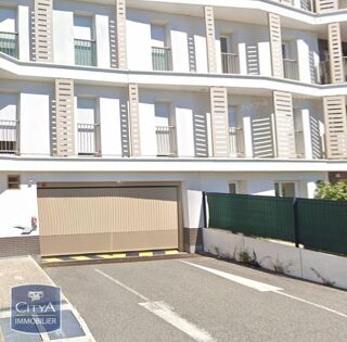  Parking / Garage � louer 