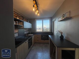  Appartement à louer 5 pièces 83 m²