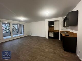  Appartement à louer 4 pièces 81 m²