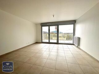  Appartement à louer 4 pièces 79 m²
