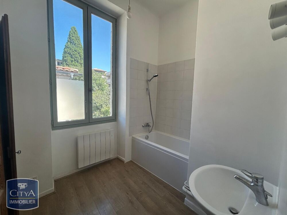 location Appartement - 2 pièce(s) - 67 m² Nîmes (30000)