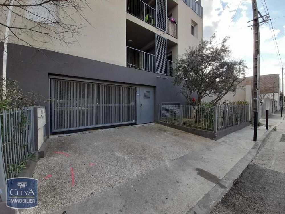 location Parking / Garage Nîmes (30000)