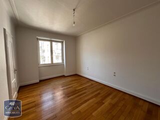  Appartement à louer 4 pièces 99 m²