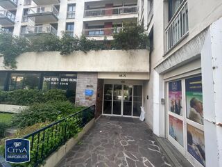  Parking / Garage à louer 