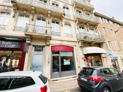 Nous vous proposons &agrave; la location un local situ&eacute; rue ... 600 71000 Macon