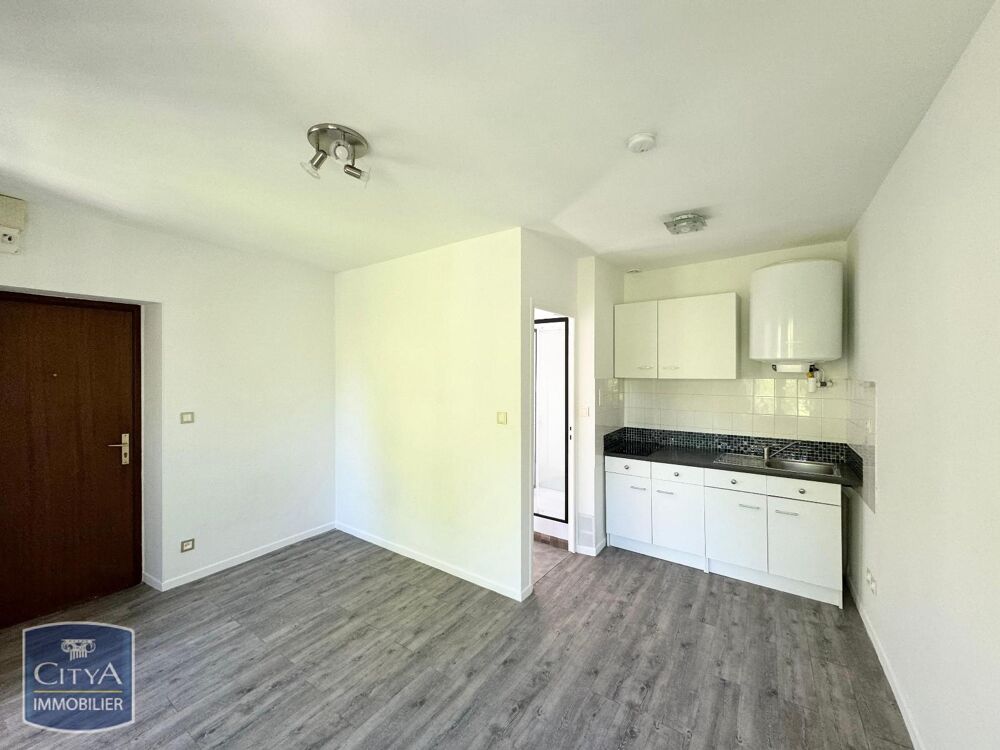 A LOUER: Appartement de type T1 à Riom. Idéal étudiant S....