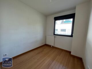  Appartement à louer 3 pièces 81 m²