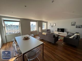 Appartement à louer 3 pièces 145 m²