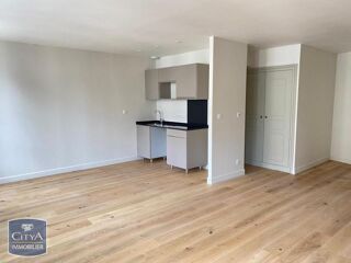  Appartement à louer 3 pièces 81 m²