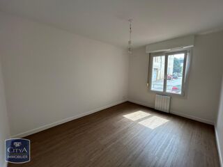  Appartement à louer 3 pièces 79 m²