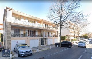  Parking / Garage à louer 15 m²