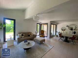  Appartement à louer 4 pièces 125 m²