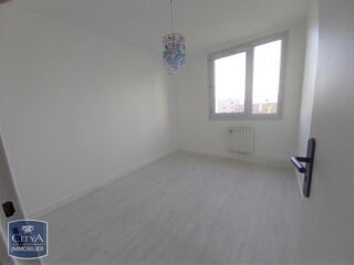  Appartement à louer 4 pièces 88 m²