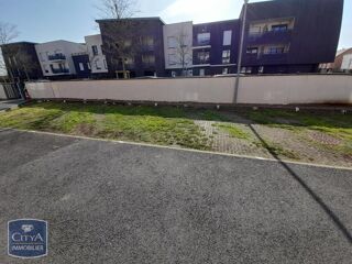  Parking / Garage à louer 