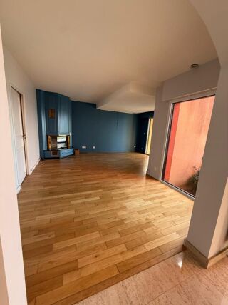  Villa � louer 8 pi�ces 