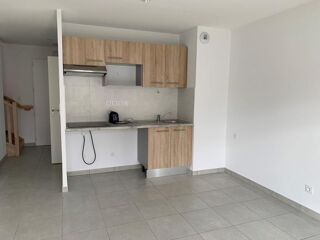  Appartement à louer 3 pièces 68 m²