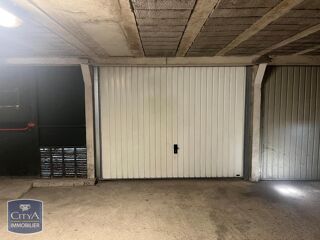  Parking / Garage à louer 