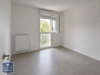  Appartement à louer 3 pièces 64 m²