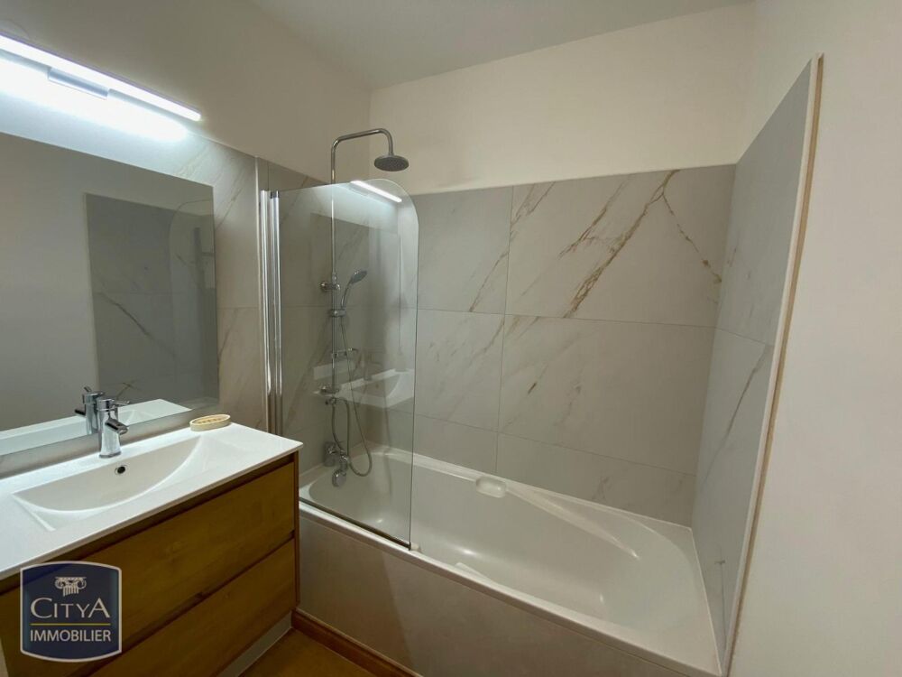 location Appartement - 2 pièce(s) - 44 m² Sainte-Clotilde (97490)