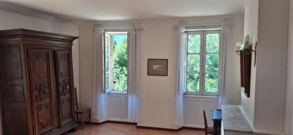 location Appartement - 5 pièce(s) - 157 m² Saint-Laurent-d'Arce (33240)