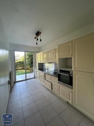  Appartement à louer 3 pièces 84 m²