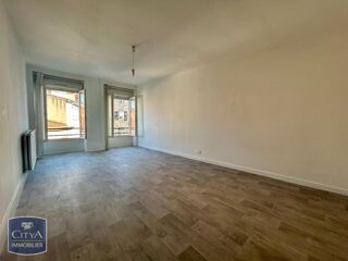  Appartement à louer 3 pièces 96 m²