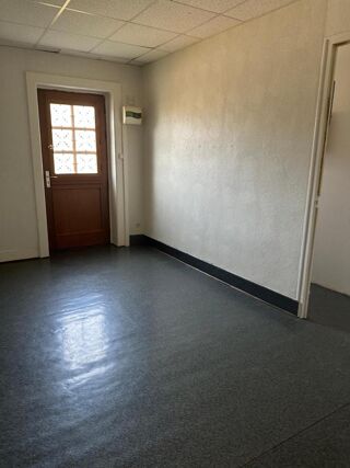  Appartement à louer 3 pièces 78 m²