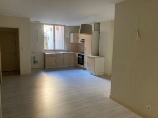  Appartement à louer 3 pièces 53 m²
