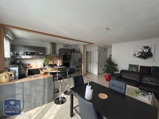  Appartement à louer 4 pièces 74 m²