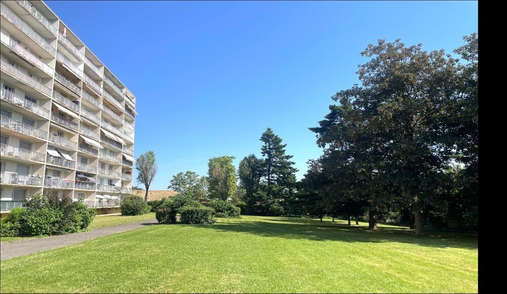 T3 de 75,76 m² lumineux avec vue dégagée, balcon, parkin....
