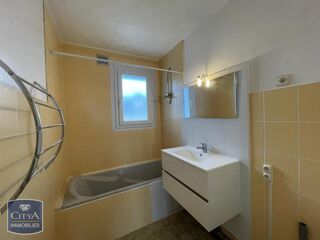  Appartement à louer 4 pièces 100 m²