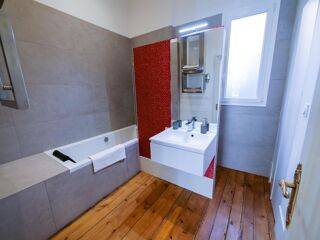  Appartement à louer 3 pièces 102 m²