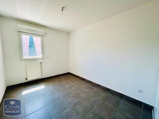 Appartement à louer 3 pièces 65 m²