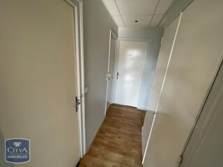  Appartement à louer 3 pièces 79 m²