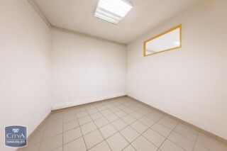  Location / Local Commercial Riom (63200)