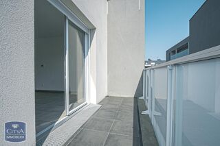  Appartement à louer 4 pièces 74 m²